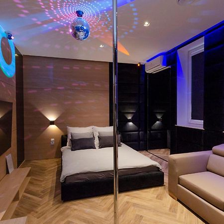 Lupoapartments Z Jacuzzi Pole Dance Leczycka 29 Klimatyzacja Parking Dostep Na Kod Łódź Buitenkant foto