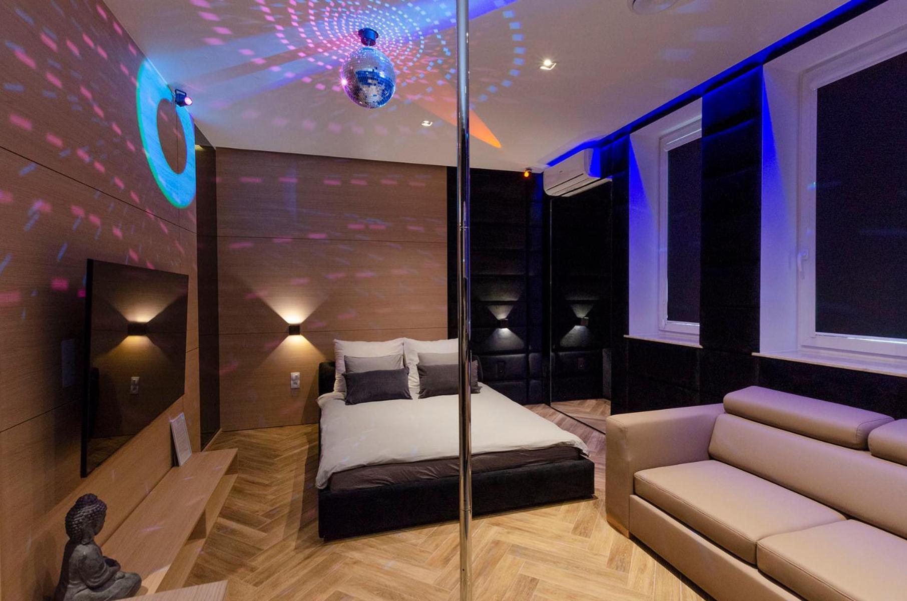 Lupoapartments Z Jacuzzi Pole Dance Leczycka 29 Klimatyzacja Parking Dostep Na Kod Łódź Buitenkant foto