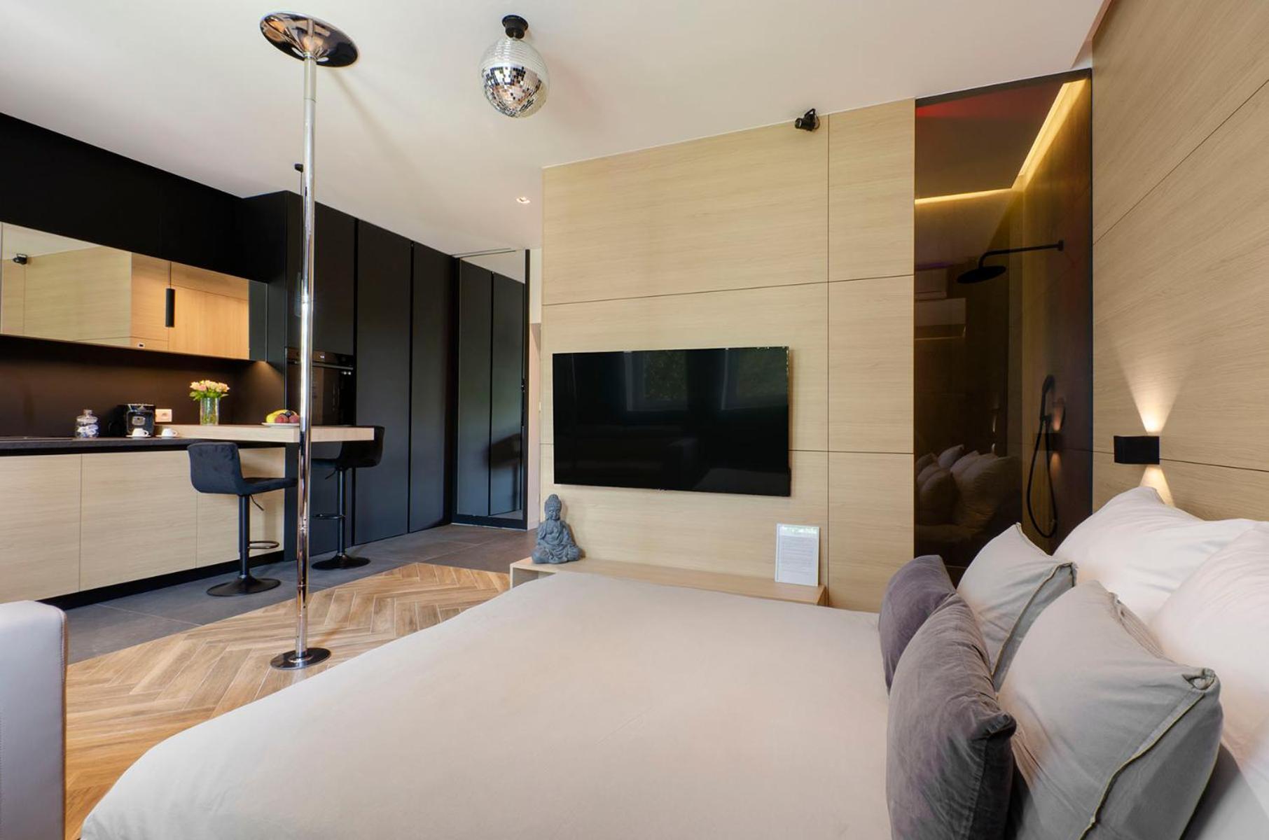 Lupoapartments Z Jacuzzi Pole Dance Leczycka 29 Klimatyzacja Parking Dostep Na Kod Łódź Buitenkant foto